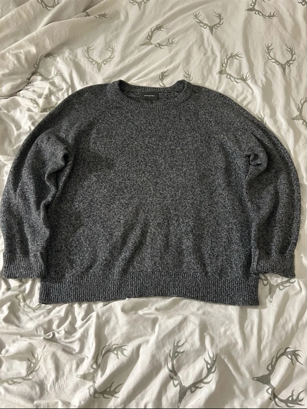 L Banana Republic Men's Crewneck Sweater in Dark Heather Gray